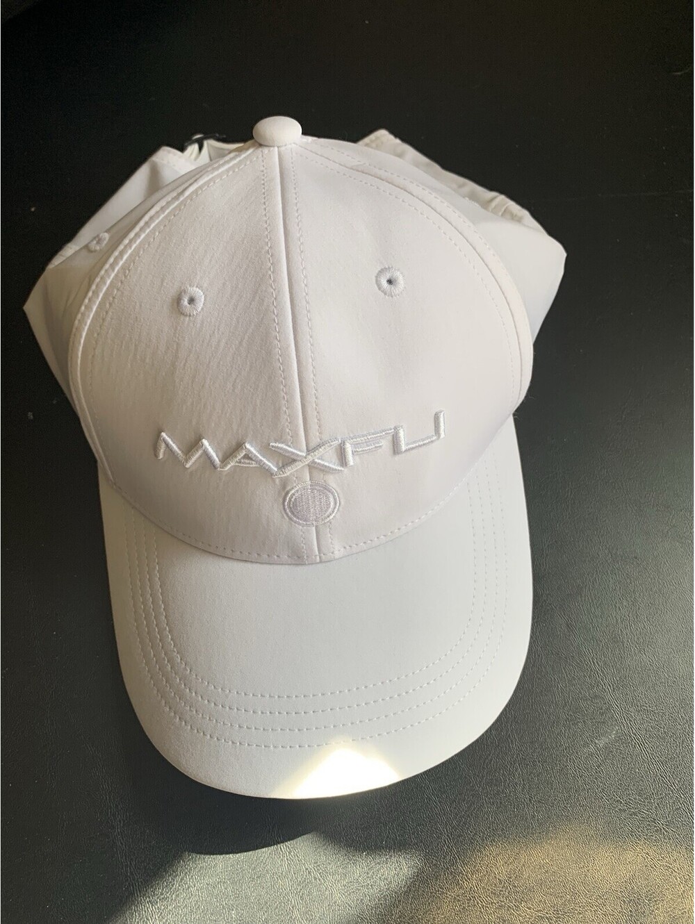 Maxfli White Adjustable Golf Hat One Size Solid Embroidered Logo Cap